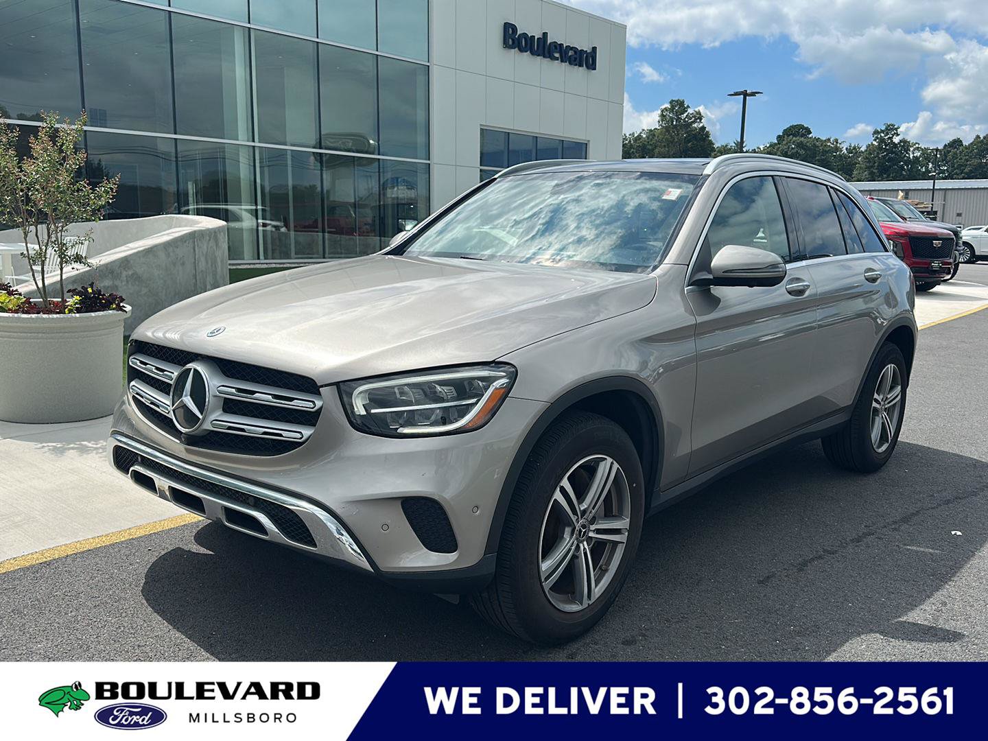 Used 2021 Mercedes-Benz GLC 300 4MATIC image 1