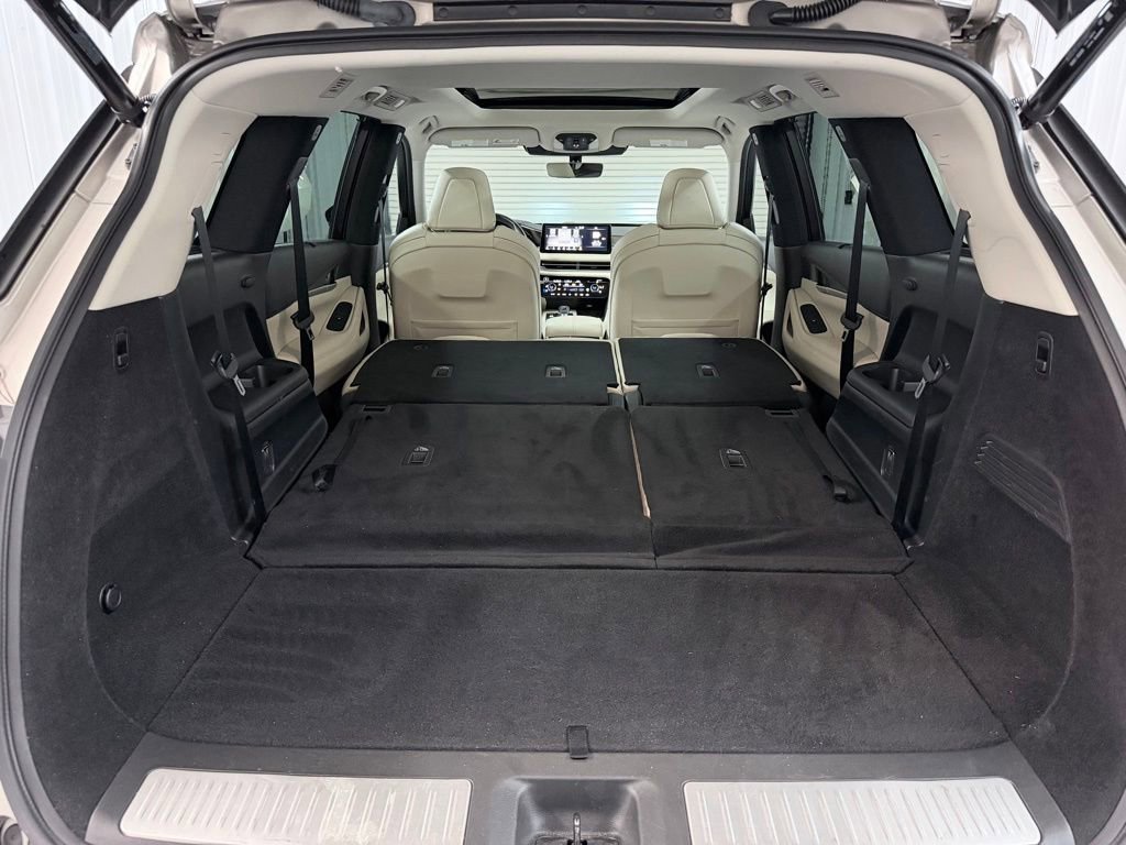 Certified 2023 INFINITI QX60 Luxe w/ Cargo Package FWD image 36