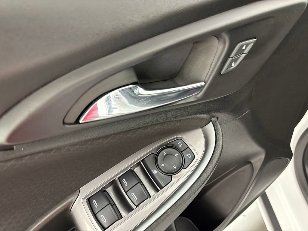 Used 2023 Chevrolet Malibu LT FWD image 27