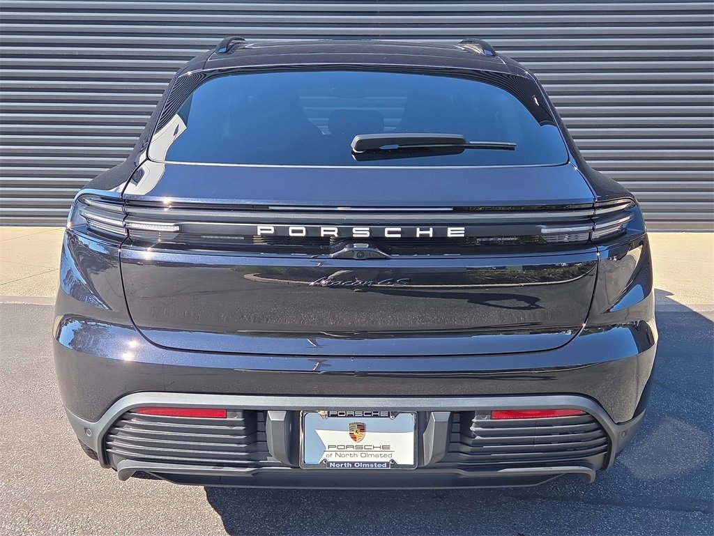 New 2025 Porsche Macan 4S Electric image 24