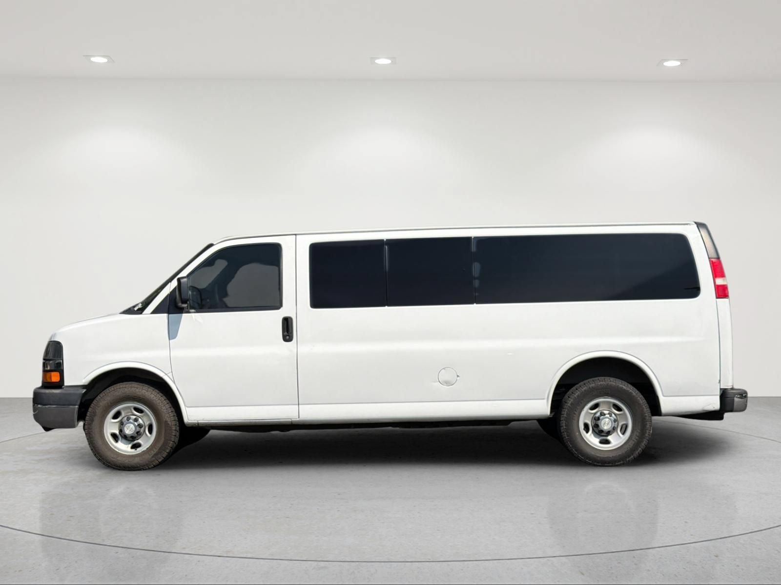 Used 2016 Chevrolet Express 3500 LT w/ LT Preferred Equipment Group RWD image 2