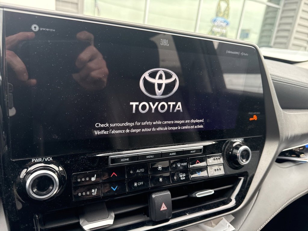 Used 2021 Toyota Highlander Limited image 13