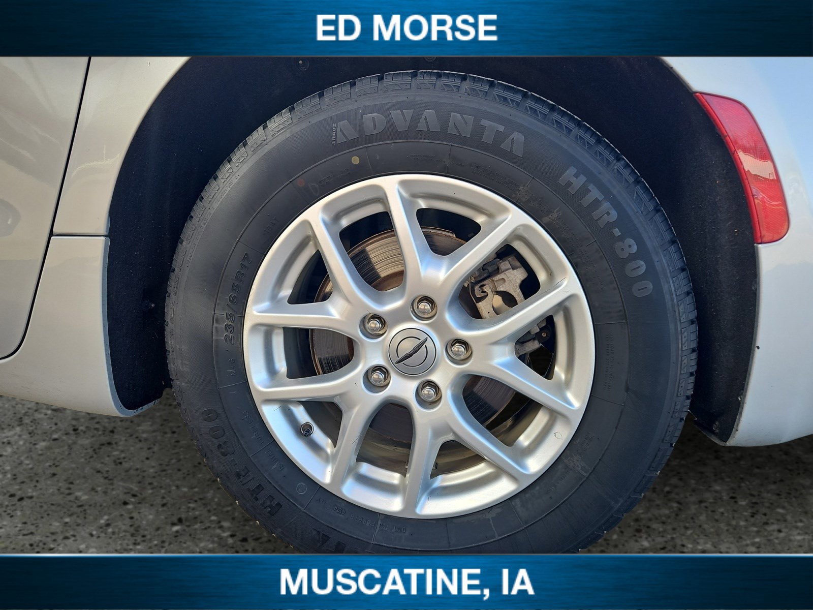 Used 2023 Chrysler Pacifica Touring-L FWD image 10