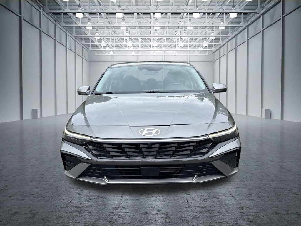 Used 2024 Hyundai Elantra Limited FWD image 2