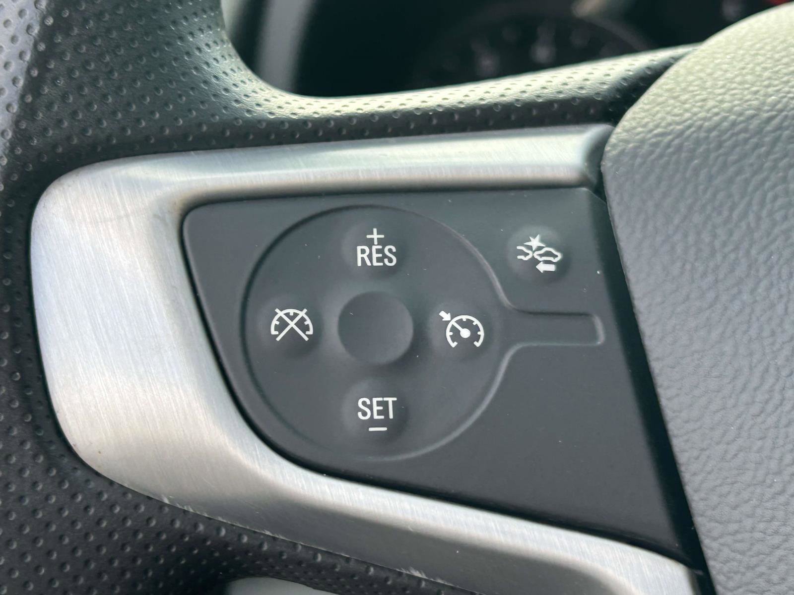 Used 2022 GMC Terrain SLE w/ Driver Convenience Package image 21