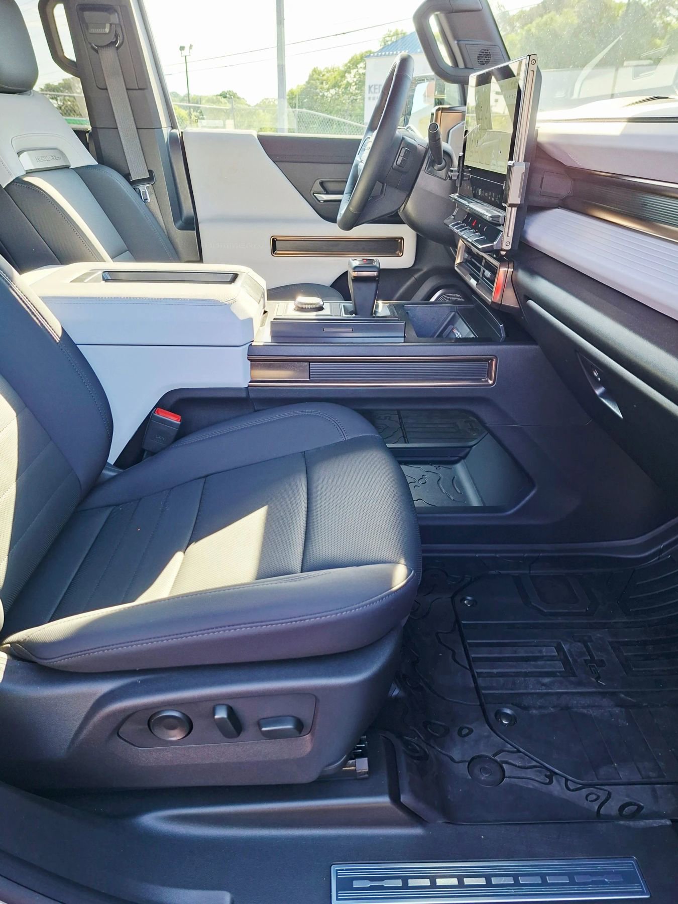 Used 2025 GMC Hummer EV 2X AWD/4WD image 10
