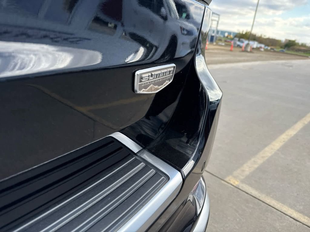 Used 2019 Jeep Grand Cherokee Summit AWD/4WD image 10