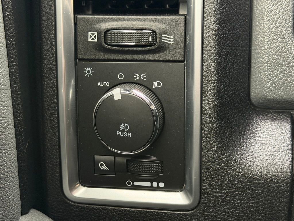 Used 2018 RAM 1500 Big Horn AWD/4WD image 39