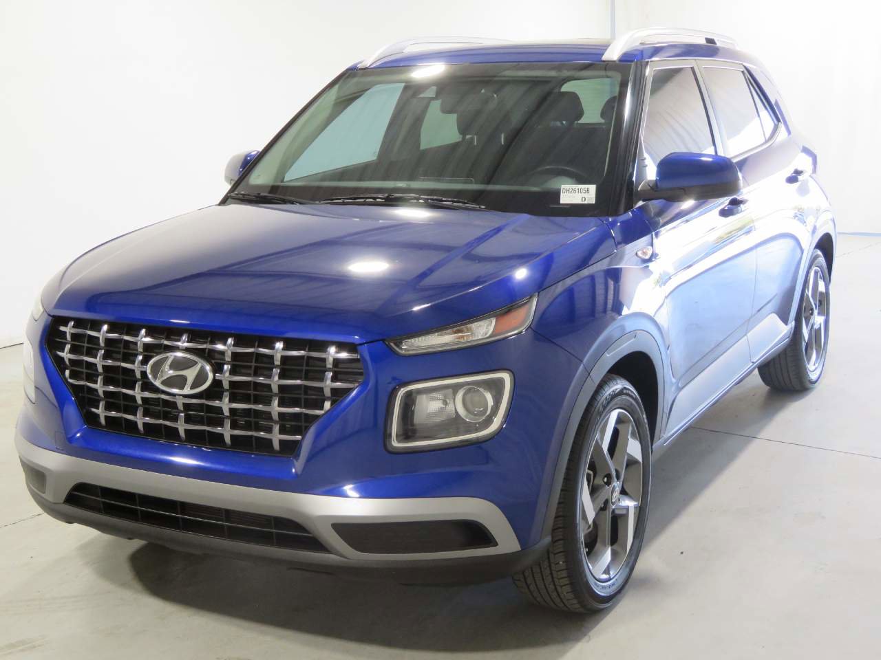 Certified 2022 Hyundai Venue SEL w/ Cargo Package image 1