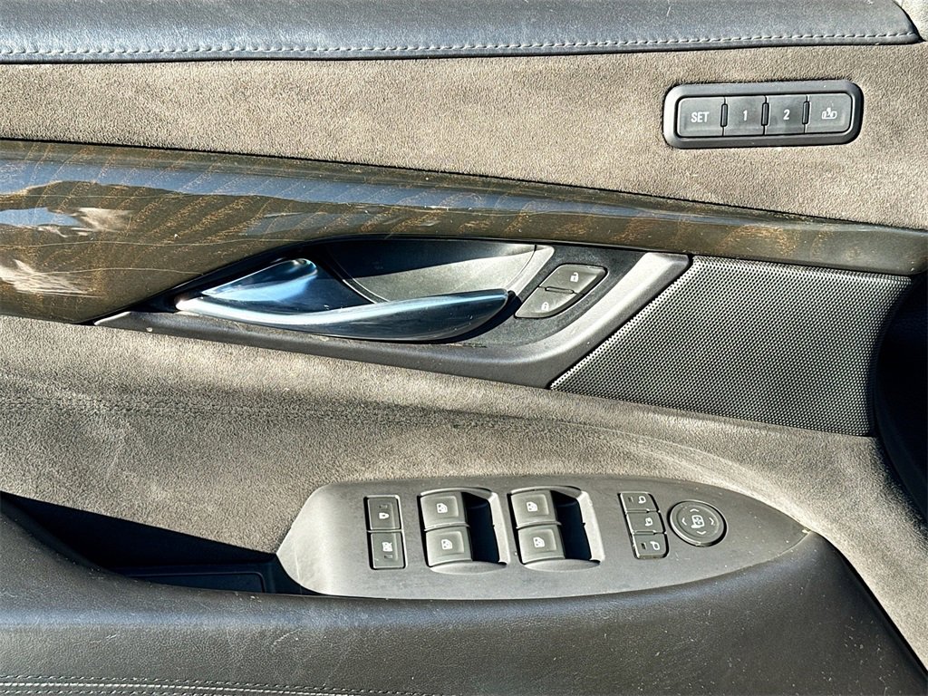 Used 2018 Cadillac Escalade ESV Platinum image 18