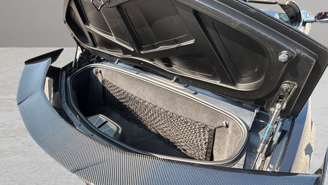 Used 2024 Chevrolet Corvette Stingray Premium Conv w/ Z51 Performance Package RWD image 31