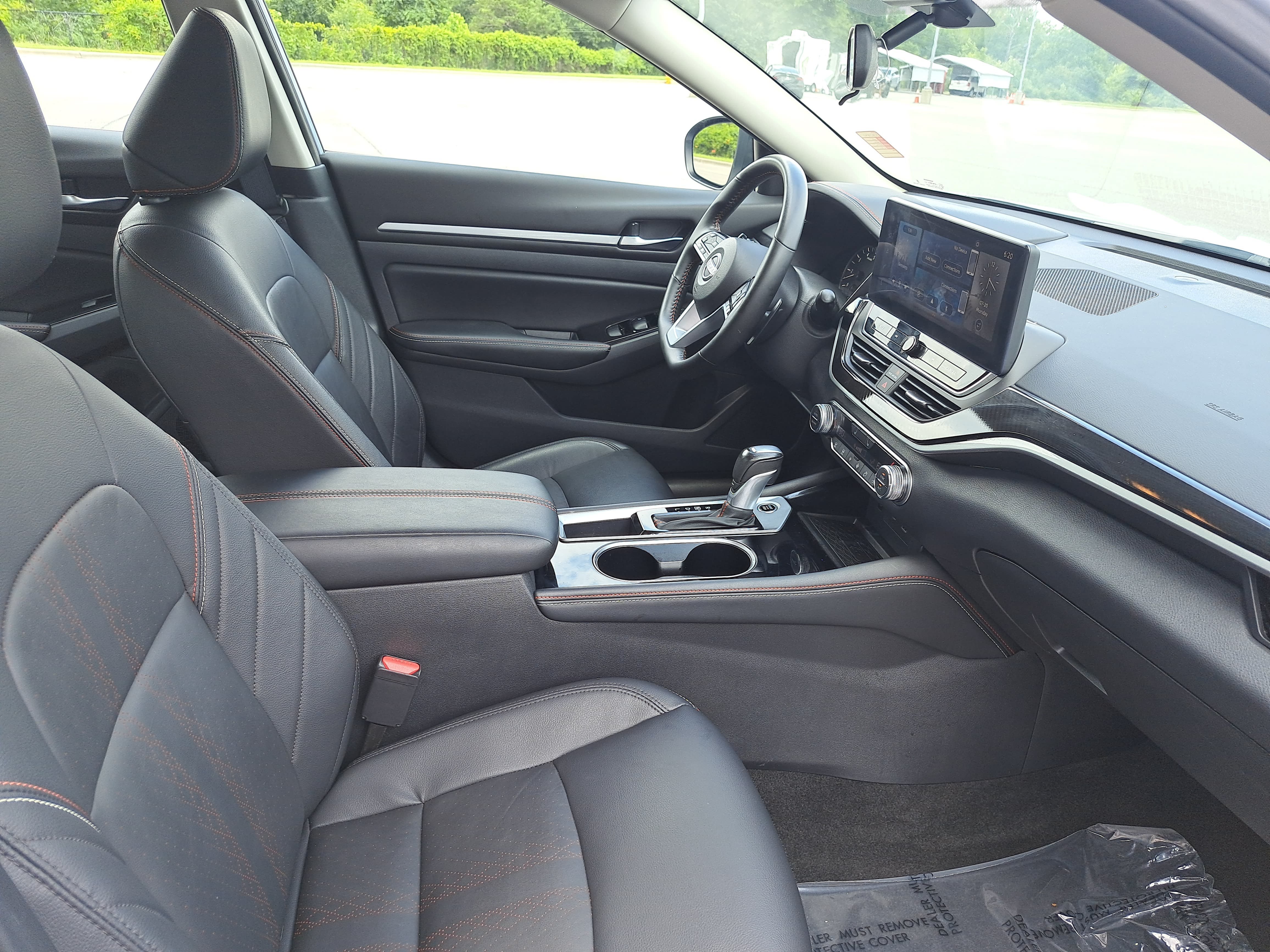 Used 2025 Nissan Altima 2.5 SR w/ SR Premium Package FWD image 10