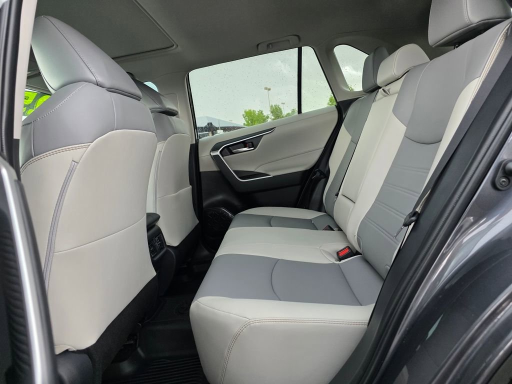 Used 2025 Toyota RAV4 XLE Premium image 27
