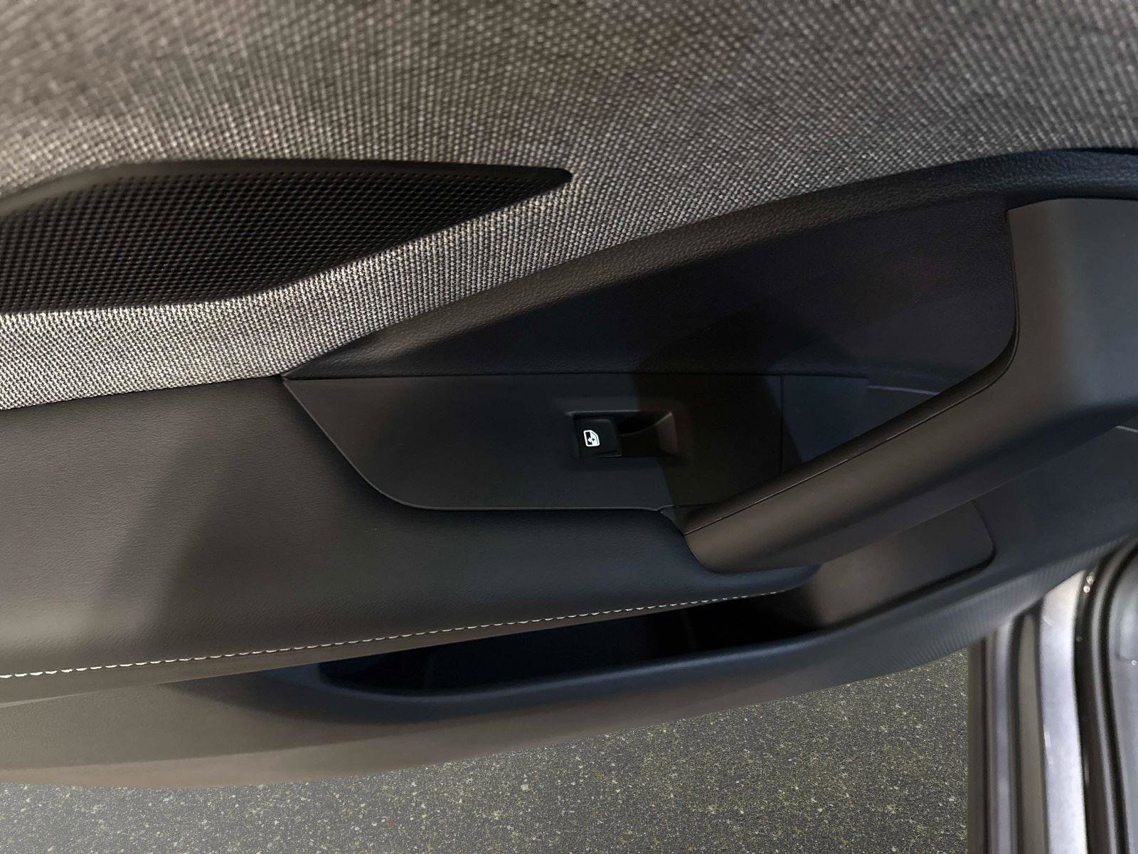 New 2026 Volkswagen Tiguan S image 12