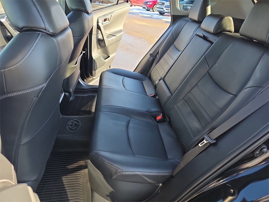 Used 2019 Toyota RAV4 Limited image 14