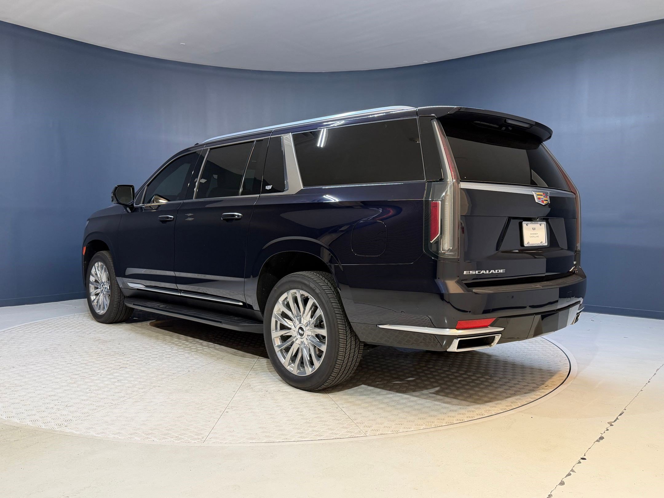 Certified 2023 Cadillac Escalade ESV Premium Luxury image 3