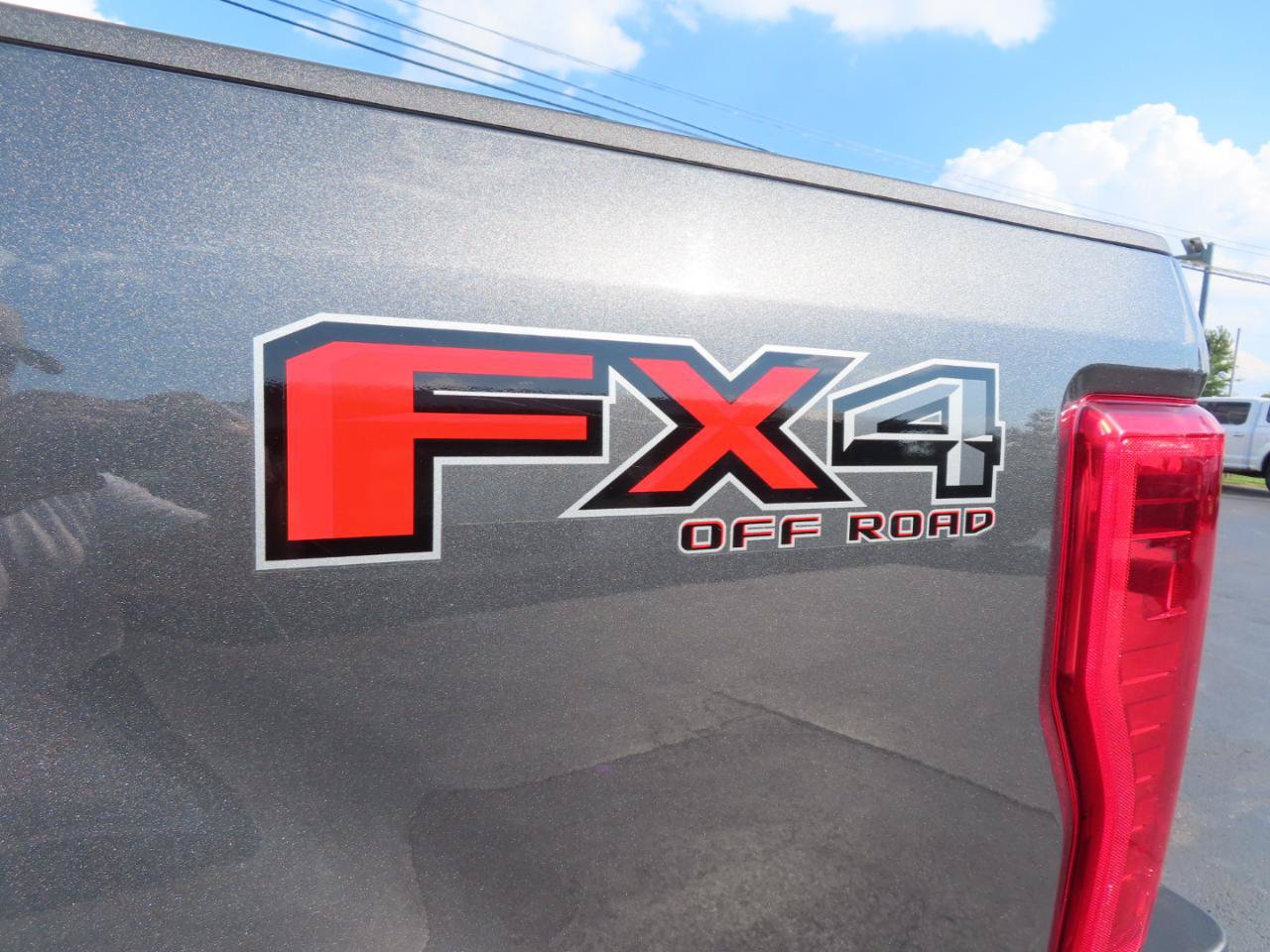 Used 2019 Ford F350 Lariat w/ Lariat Value Package AWD/4WD image 19