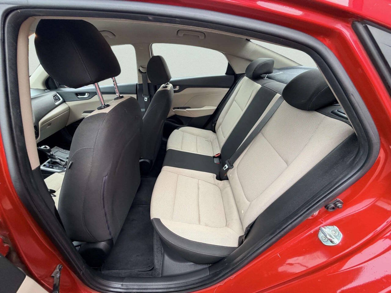 Used 2018 Hyundai Accent SE FWD image 22
