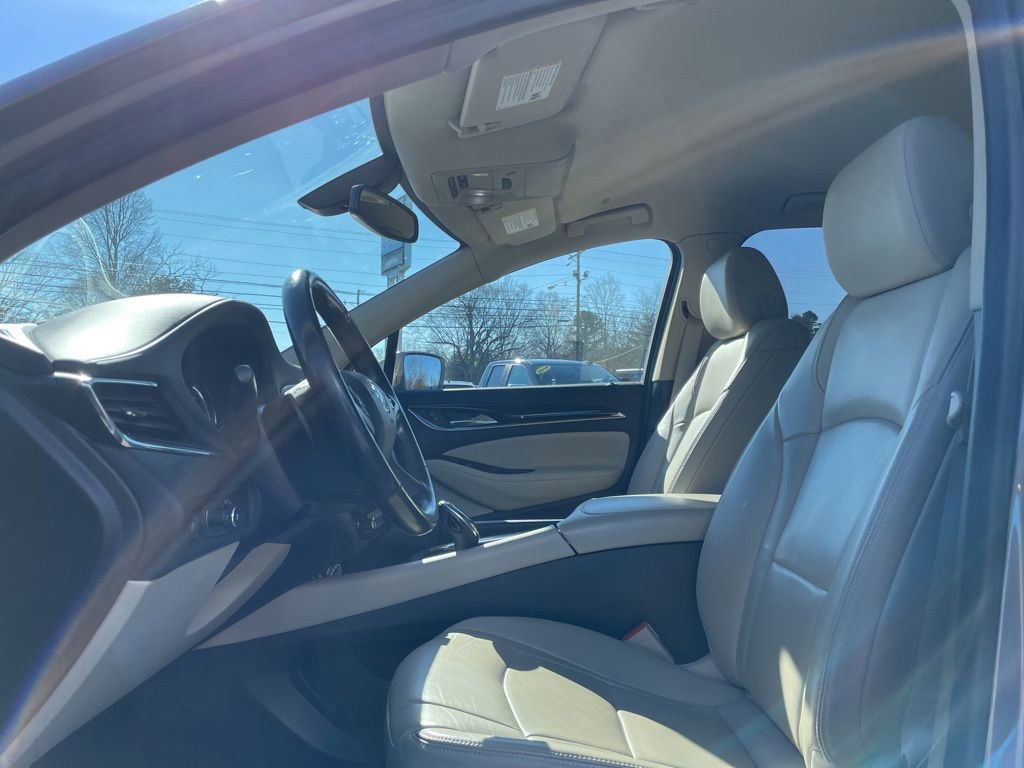 Used 2019 Buick Enclave Essence image 10