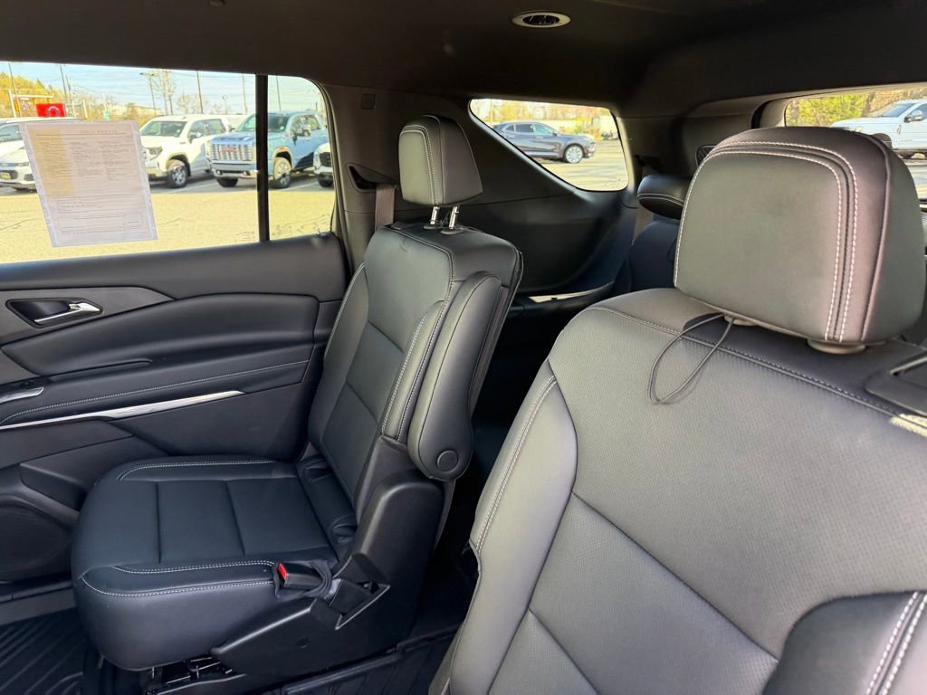 Used 2026 Chevrolet Traverse LT w/ Midnight/Sport Edition AWD/4WD image 22