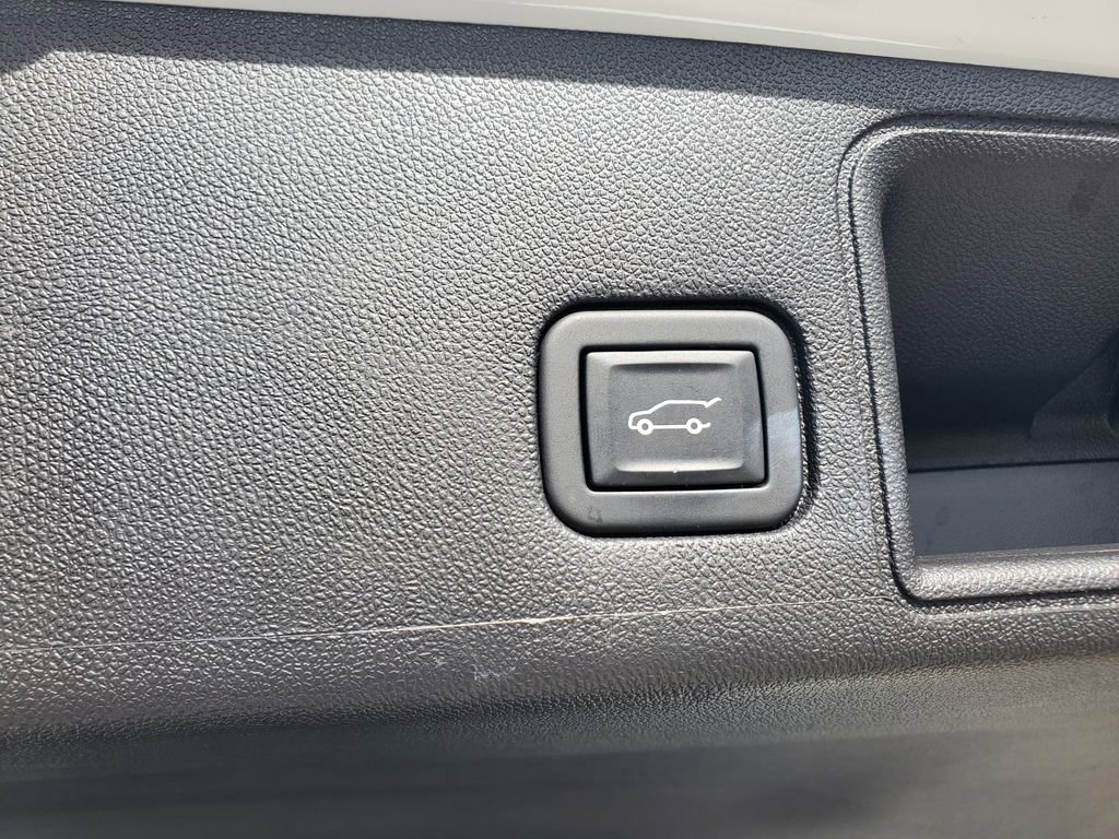 Used 2022 GMC Terrain Denali image 9