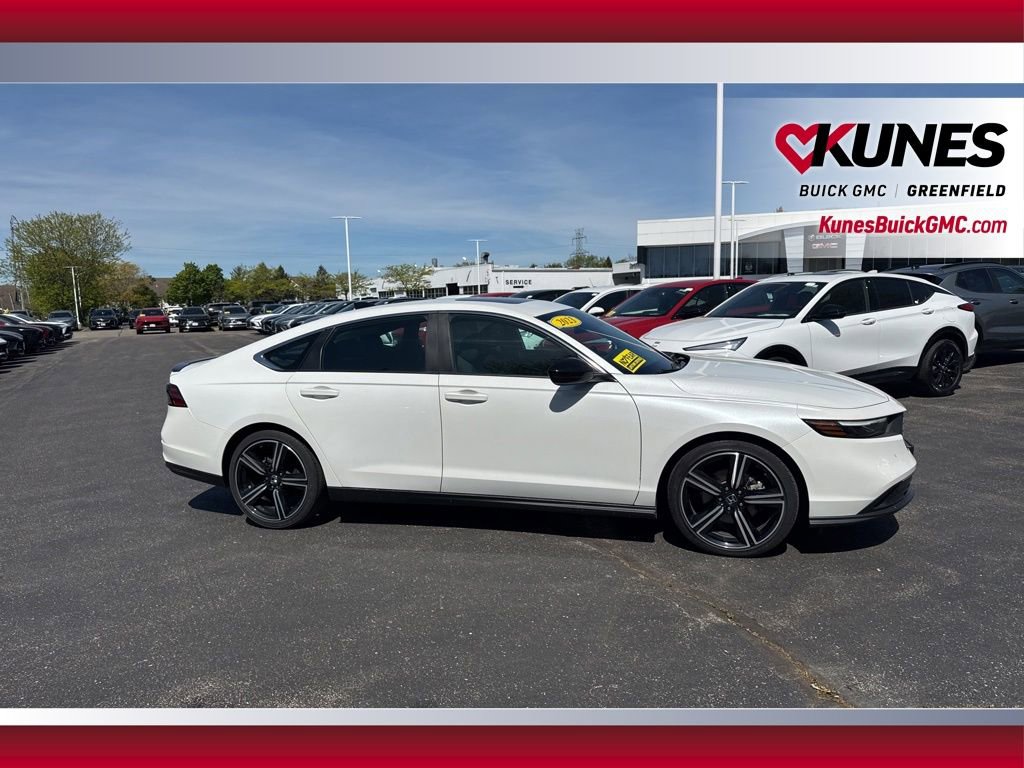 Used 2023 Honda Accord Sport image 2