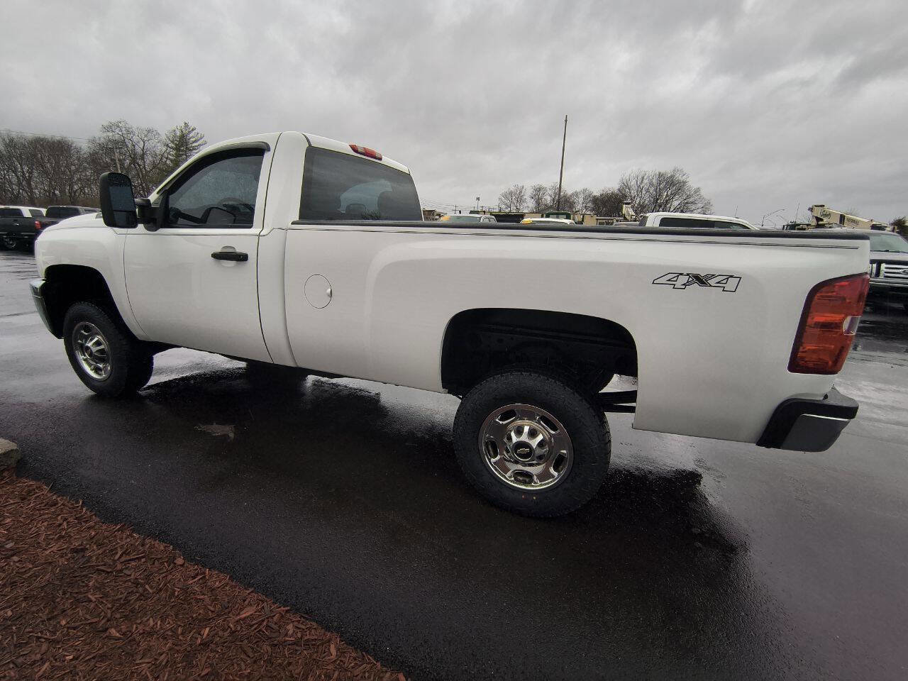 Used 2014 Chevrolet Silverado 2500 W/T w/ Snow Plow Prep Package image 2