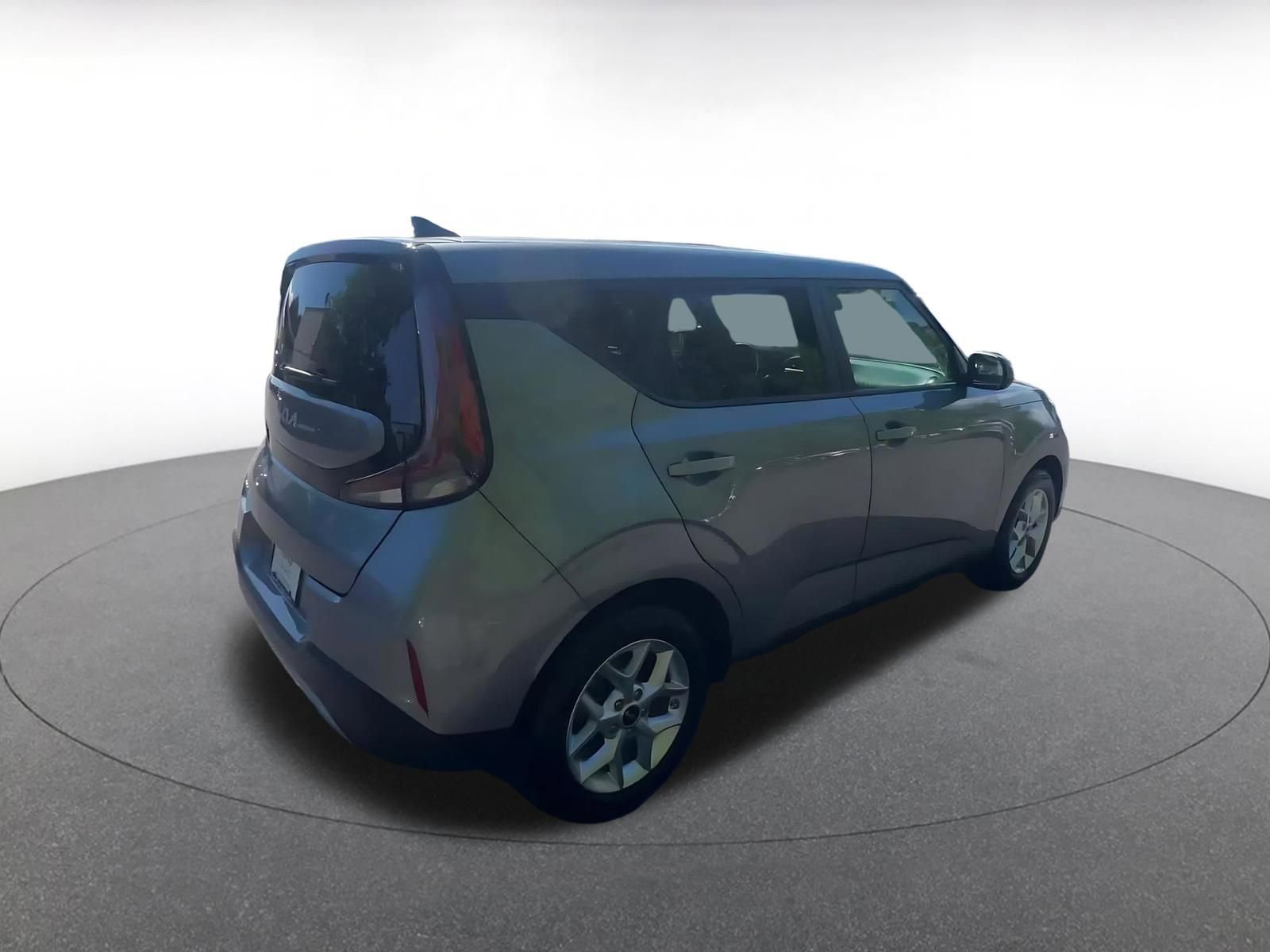 Used 2025 Kia Soul LX w/ LX Technology Package FWD image 15