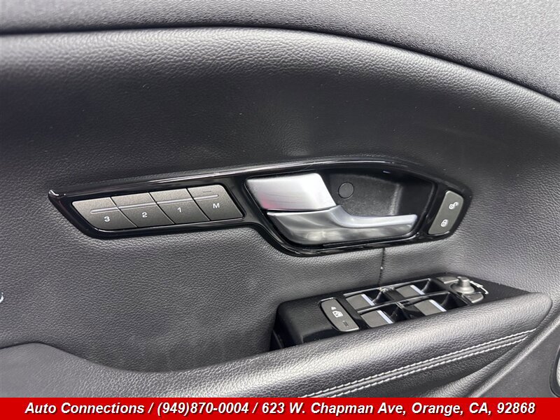 Used 2018 Land Rover Range Rover Evoque SE Dynamic AWD/4WD image 26