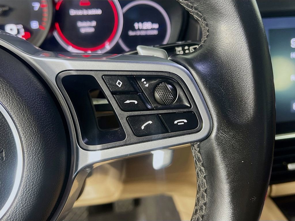 Used 2020 Porsche Cayenne AWD/4WD image 18