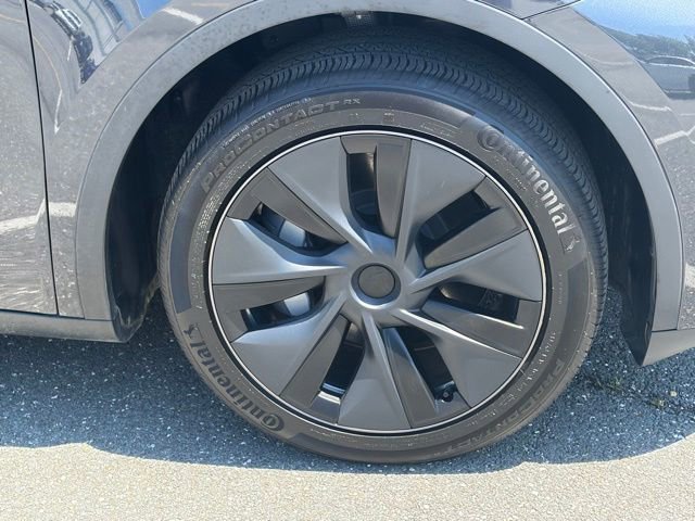 Used 2025 Tesla Model Y Long Range RWD image 12