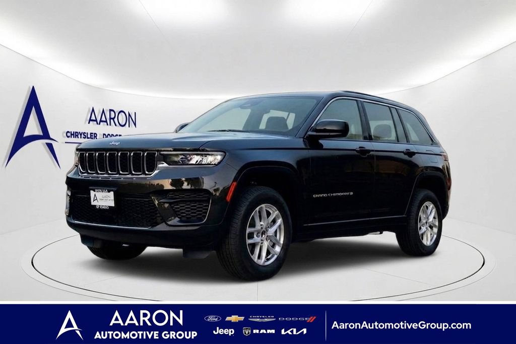 Used 2025 Jeep Grand Cherokee Laredo X w/ Trailer Tow Package AWD/4WD image 1