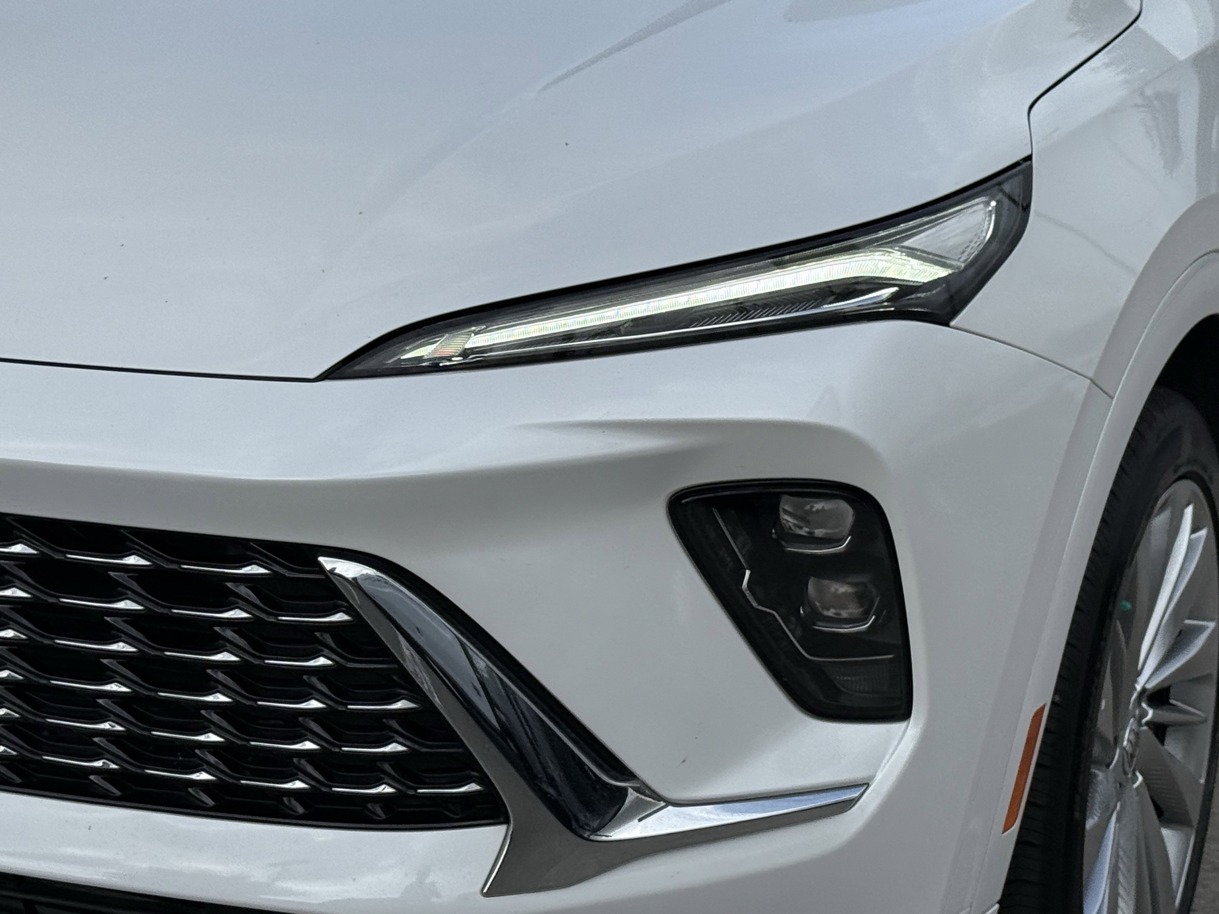 Used 2024 Buick Envision Avenir image 11