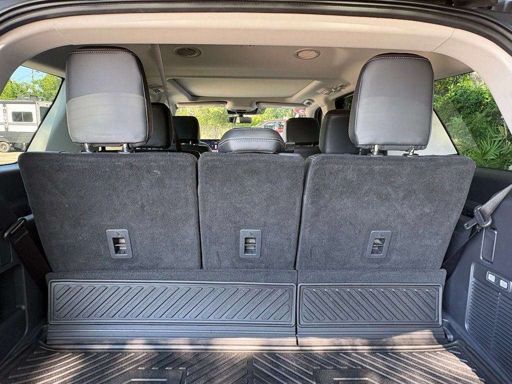 Used 2025 Ford Expedition Platinum AWD/4WD image 13