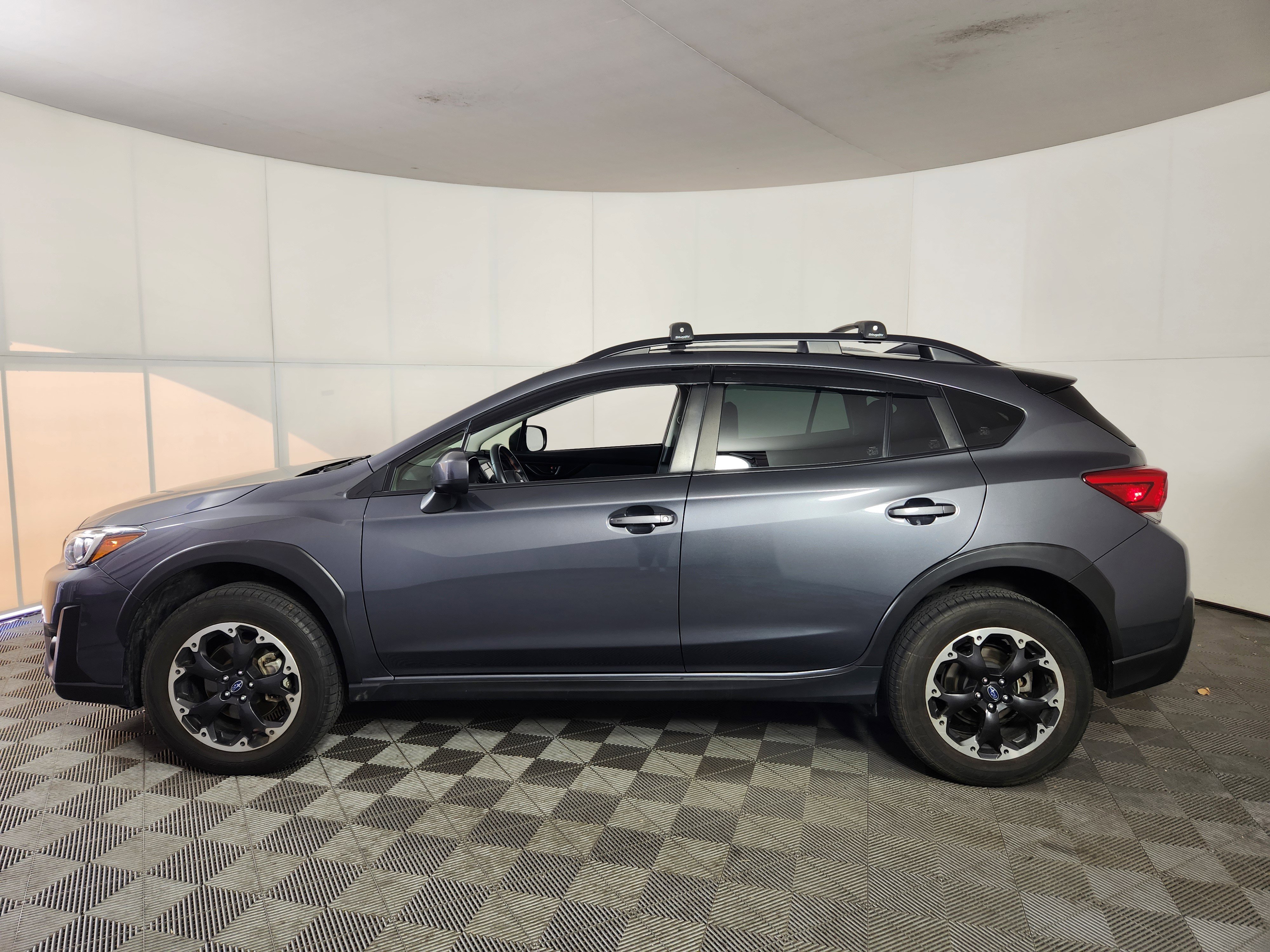 Used 2023 Subaru Crosstrek 2.0i Premium image 4