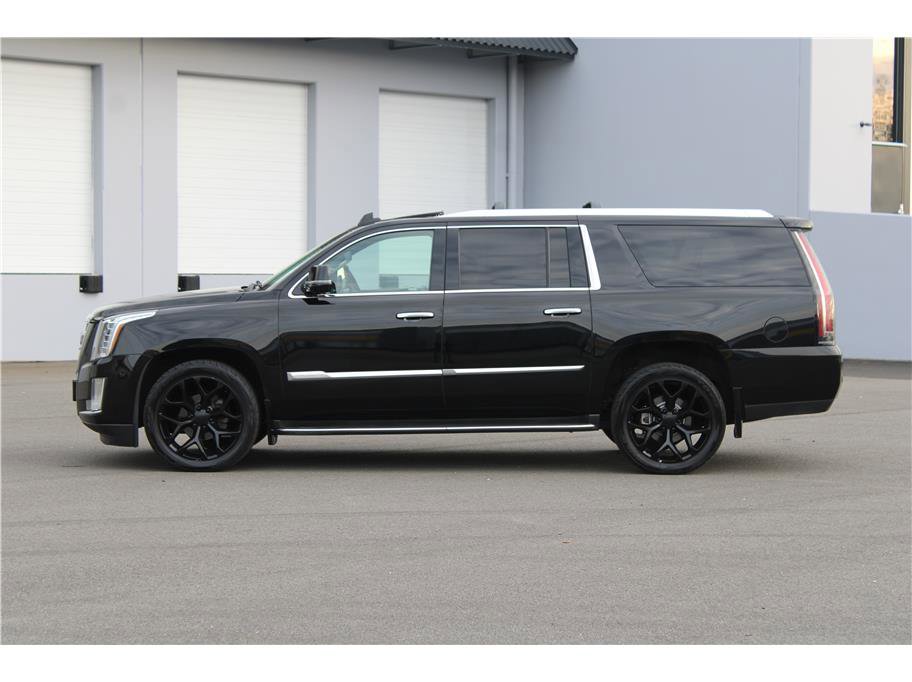 Used 2016 Cadillac Escalade ESV Luxury image 2