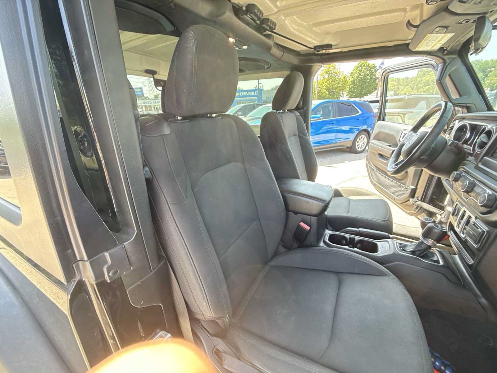 Used 2022 Jeep Wrangler Sport AWD/4WD image 27