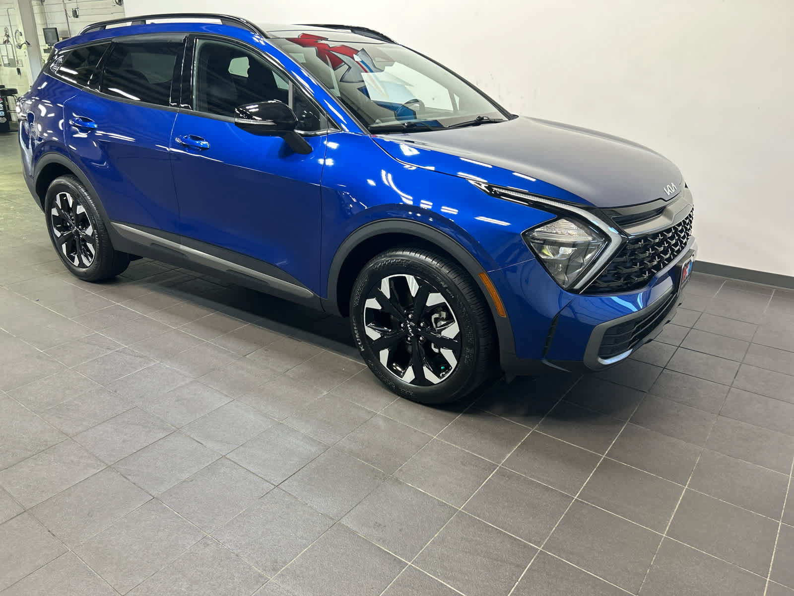Used 2023 Kia Sportage X-Line w/ X-Line Premium Package AWD/4WD image 2