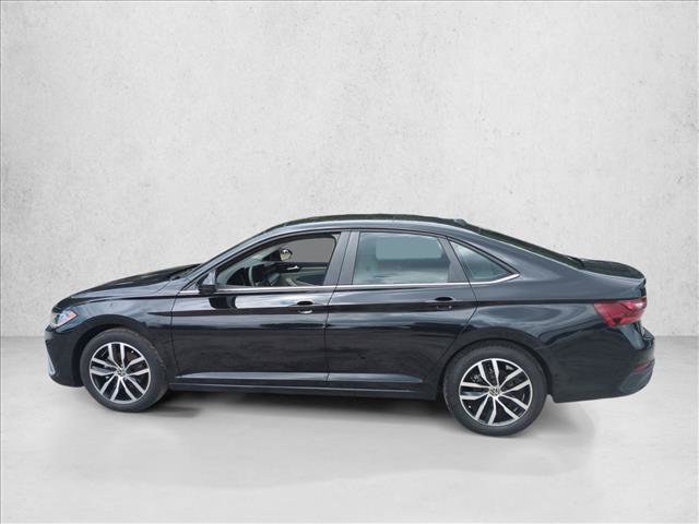 Used 2025 Volkswagen Jetta SE FWD image 9