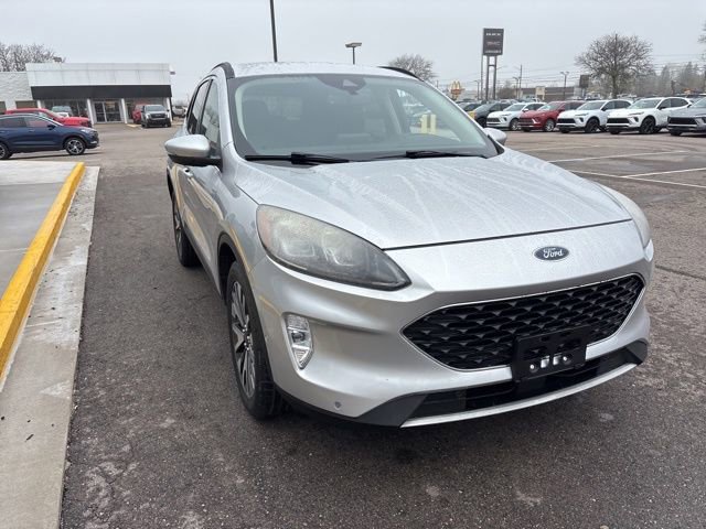 Used 2020 Ford Escape Titanium image 4