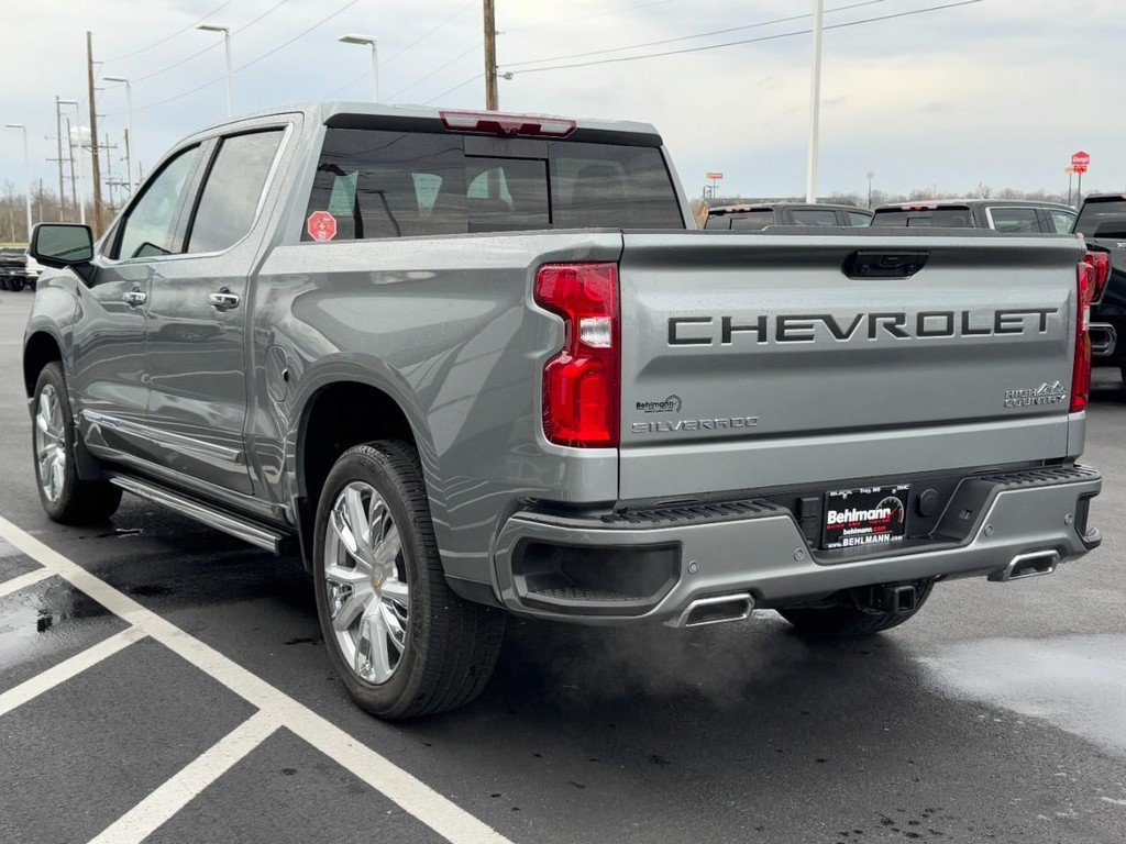 Used 2025 Chevrolet Silverado 1500 High Country w/ Technology Package AWD/4WD image 10