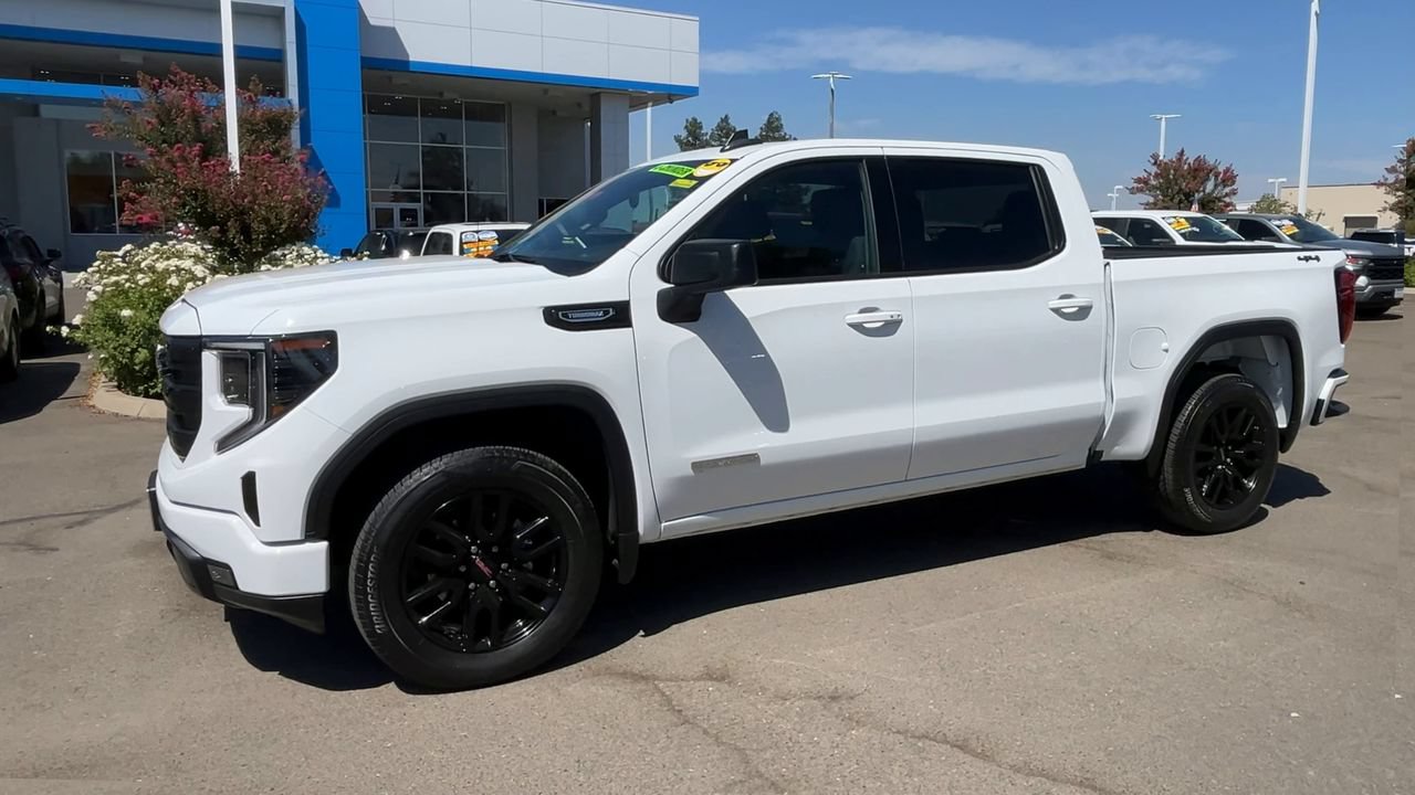 Used 2025 GMC Sierra 1500 Elevation AWD/4WD image 3