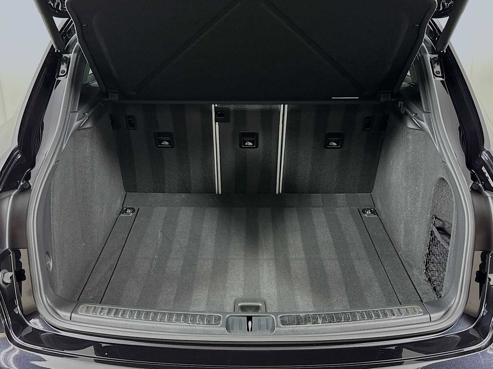 Certified 2025 Porsche Macan image 27