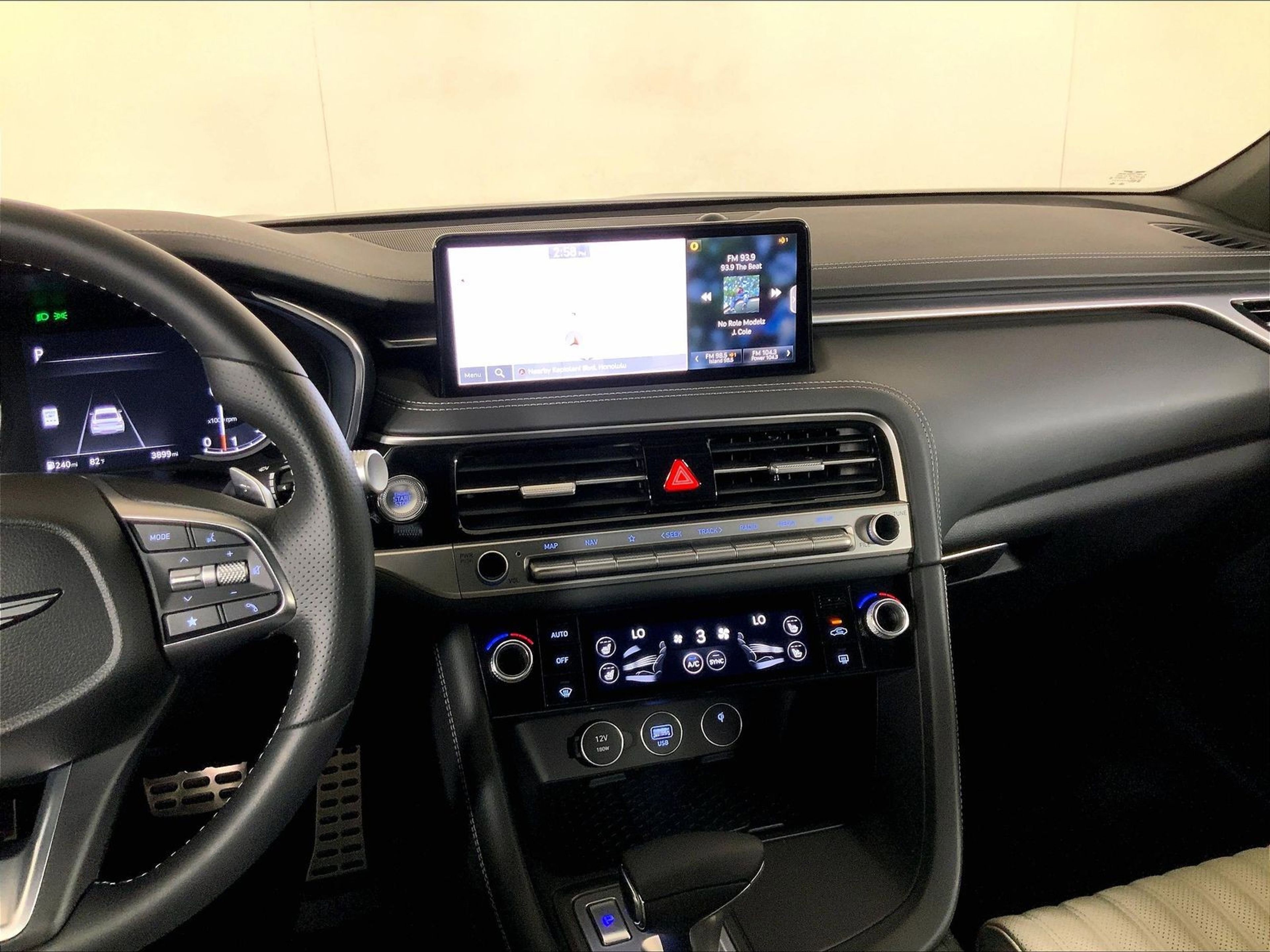 Used 2024 Genesis G70 3.3T Advanced RWD image 13