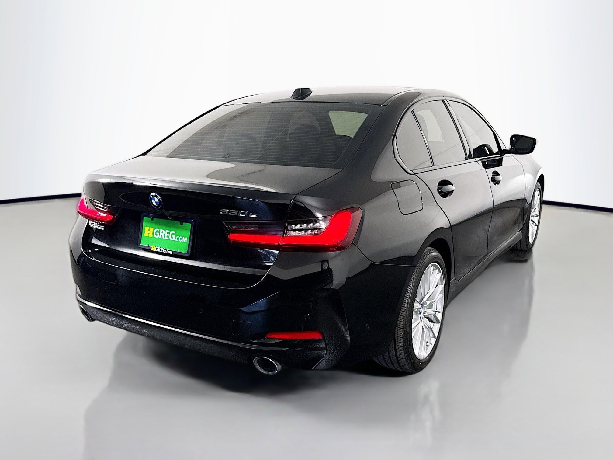 Used 2023 BMW 330e w/ Premium Package image 10