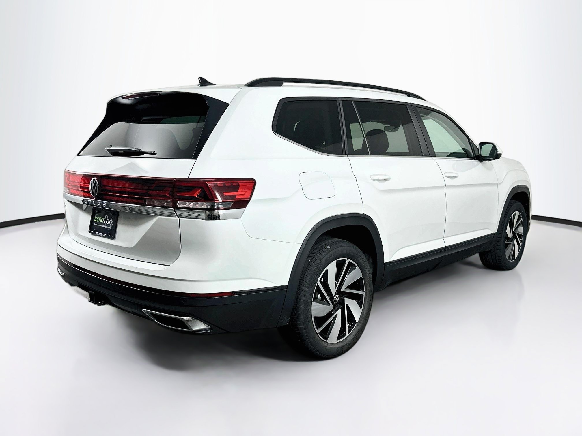 Used 2025 Volkswagen Atlas SE FWD image 9