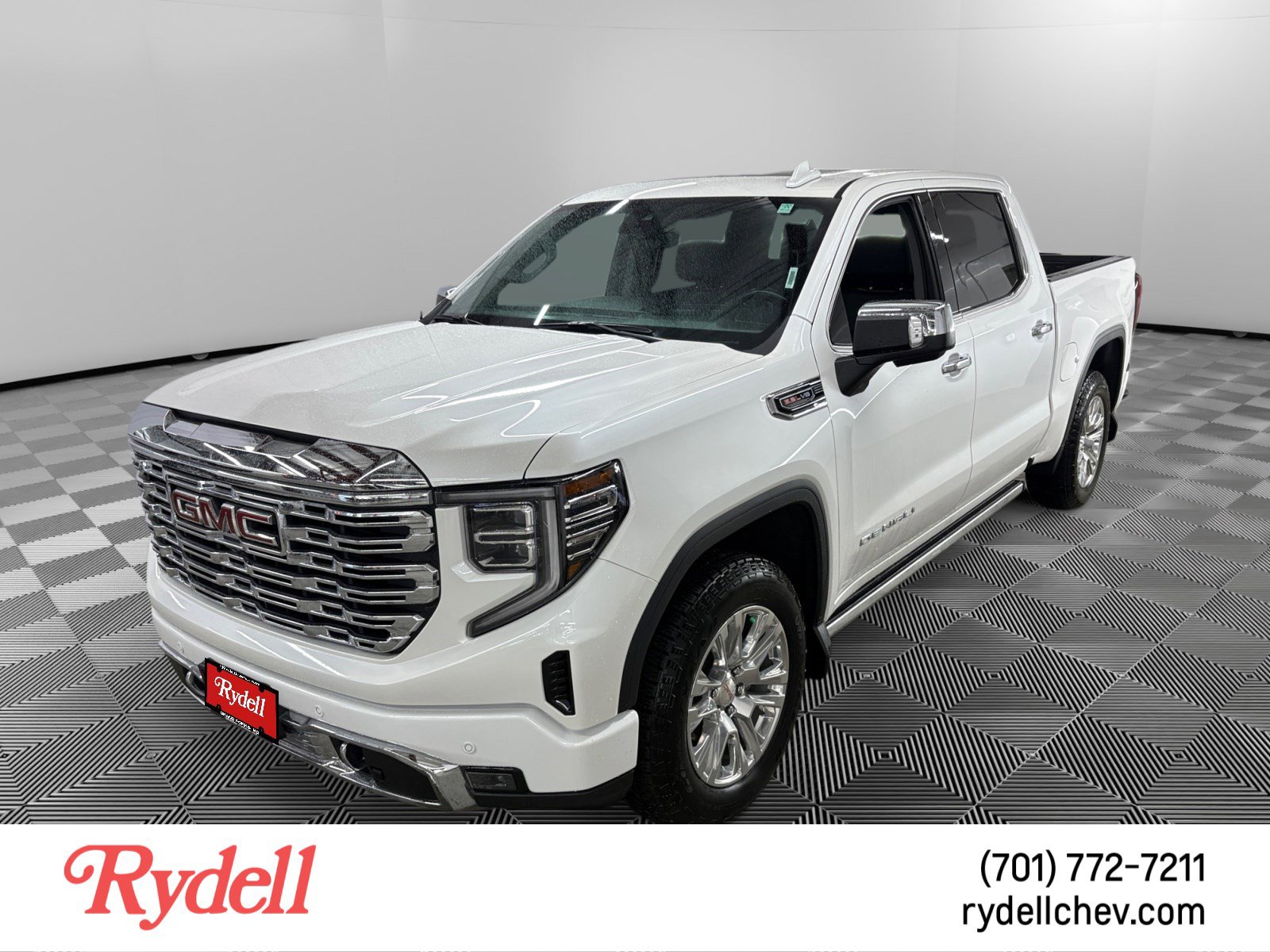 Used 2023 GMC Sierra 1500 Denali w/ Technology Package AWD/4WD image 1