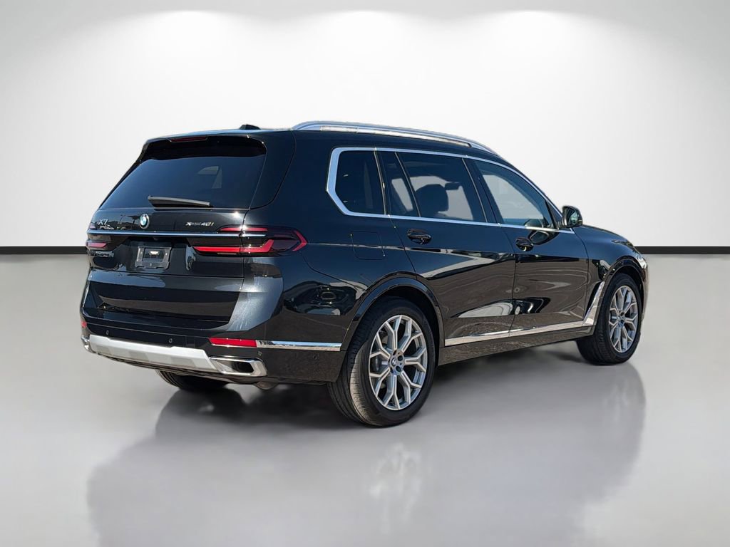 Used 2023 BMW X7 xDrive40i image 3