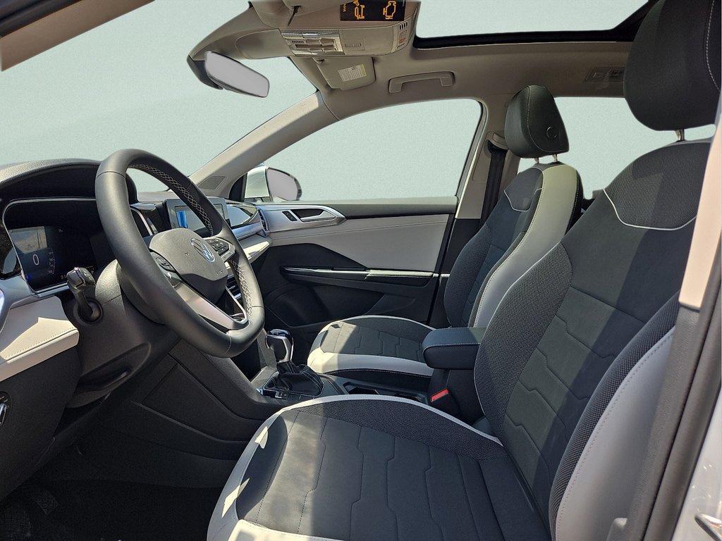 New 2026 Volkswagen Taos SE FWD image 16