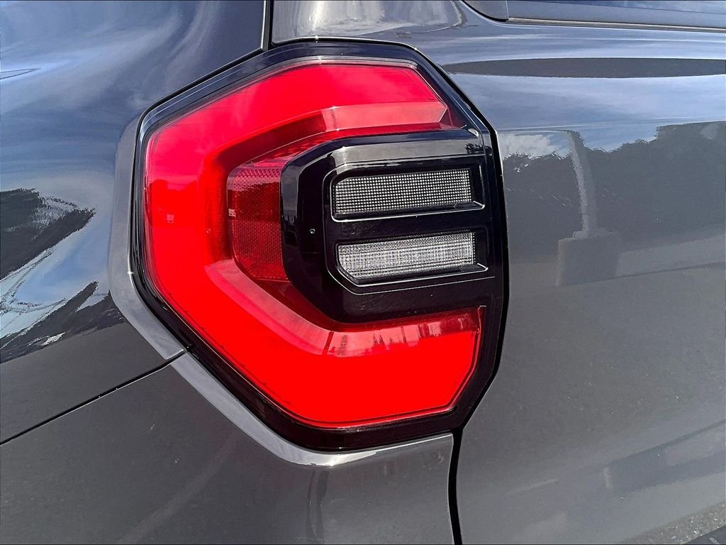 Used 2025 Toyota 4Runner SR5 AWD/4WD image 34